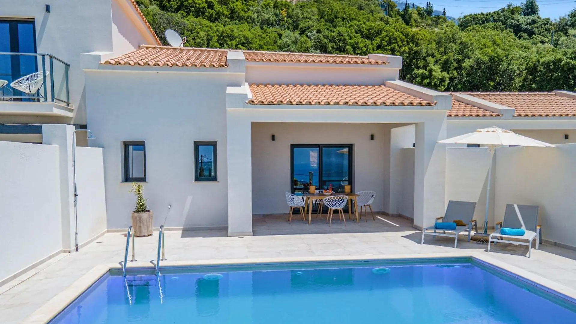 Villa Straw Cottage By Villa Plus Mousata